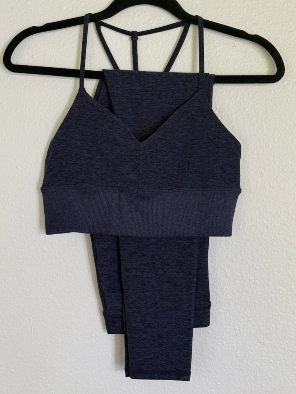 Alo Yoga Alosoft Set - Lavish Bra & High-Waist Flow Leggings (Rich Navy Heather)